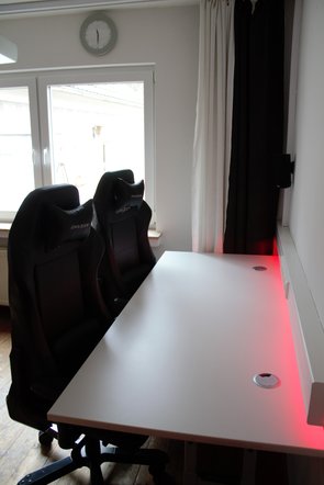 Haus 1 gaming room)
