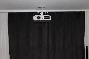 Haus 1 EPSON Beamer
